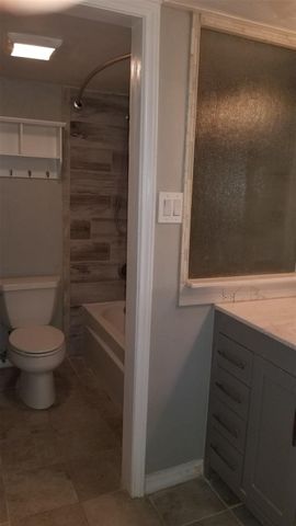 2100 Tanglewilde Street 525, Houston, TX 77063