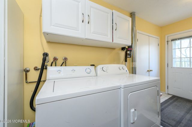 10 Eric Drive, Howell, NJ 07731