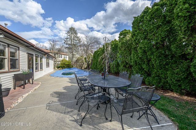 10 Eric Drive, Howell, NJ 07731