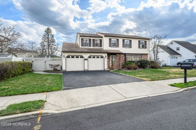 10 Eric Drive, Howell, NJ 07731