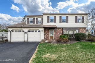 10 Eric Drive, Howell, NJ 07731