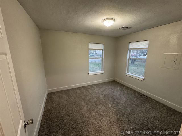 416 N Franklin Avenue W, Sand Springs, OK 74063