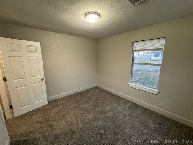 416 N Franklin Avenue W, Sand Springs, OK 74063