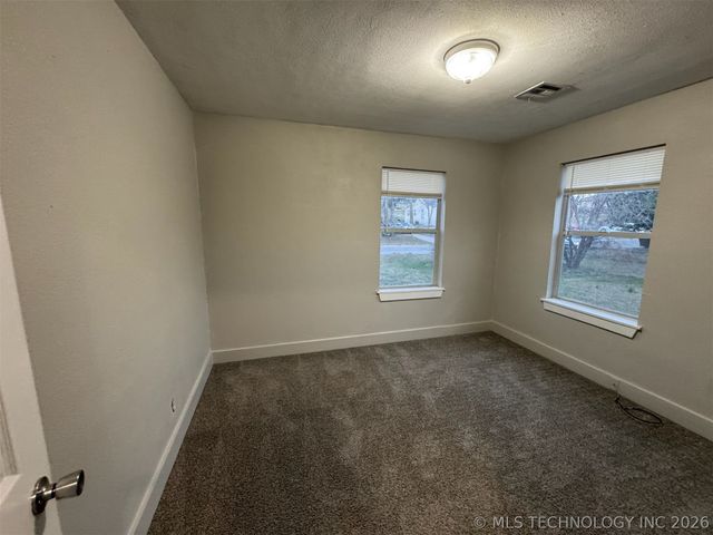 416 N Franklin Avenue W, Sand Springs, OK 74063