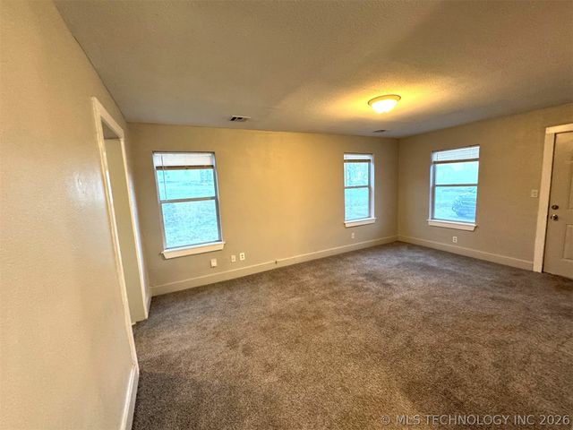 416 N Franklin Avenue W, Sand Springs, OK 74063