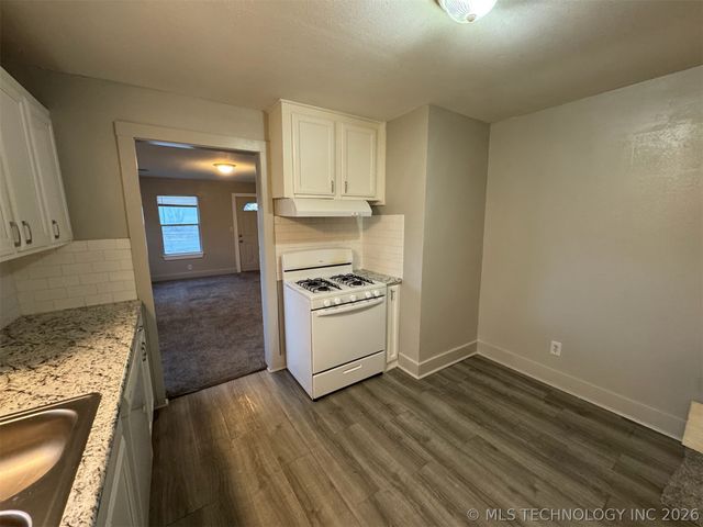 416 N Franklin Avenue W, Sand Springs, OK 74063