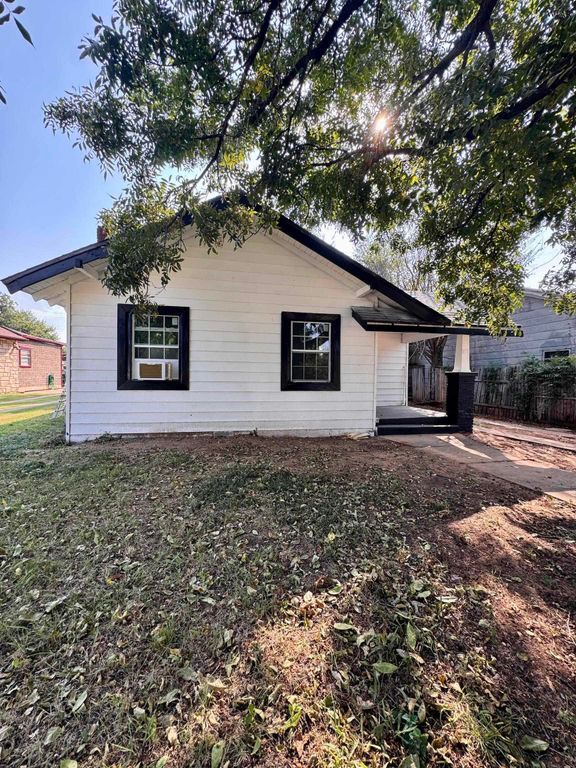 2113 BROWN STREET, Wichita Falls, TX 76309