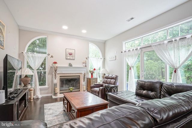43 LEXINGTON CIR, Marlton, NJ 08053