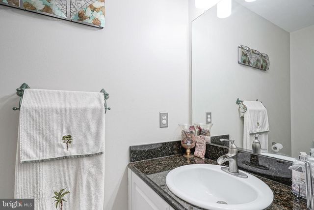 43 LEXINGTON CIR, Marlton, NJ 08053