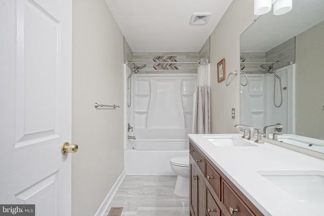 43 LEXINGTON CIR, Marlton, NJ 08053
