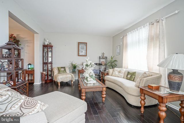 43 LEXINGTON CIR, Marlton, NJ 08053