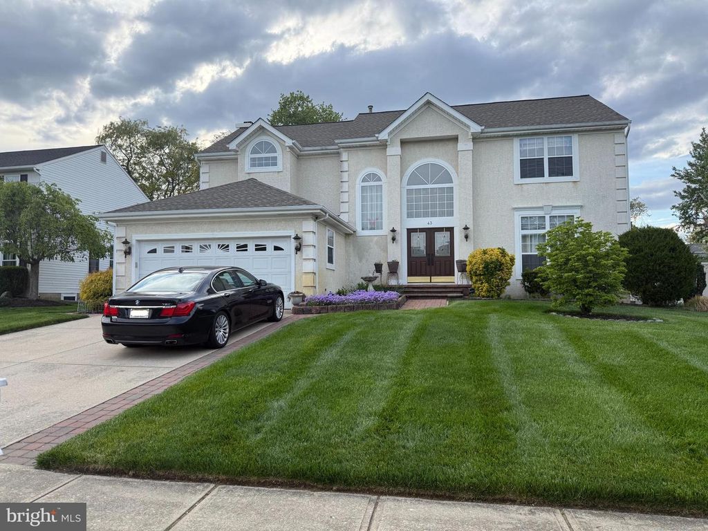 43 LEXINGTON CIR, Marlton, NJ 08053