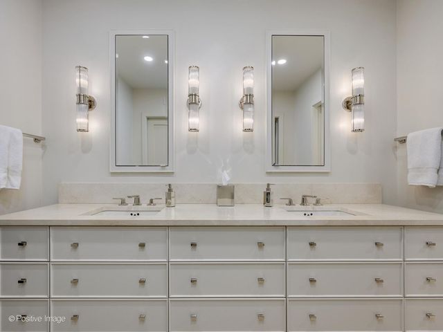 1000 N Lake Shore Plaza 44B, Chicago, IL 60611