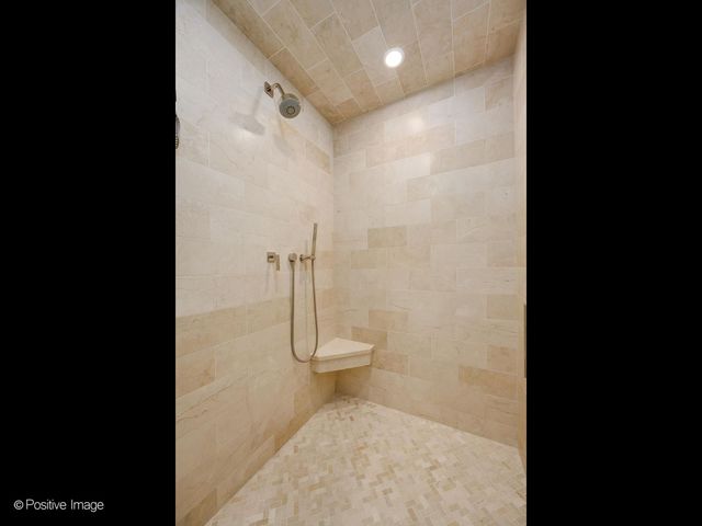1000 N Lake Shore Plaza 44B, Chicago, IL 60611