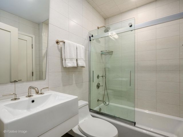 1000 N Lake Shore Plaza 44B, Chicago, IL 60611
