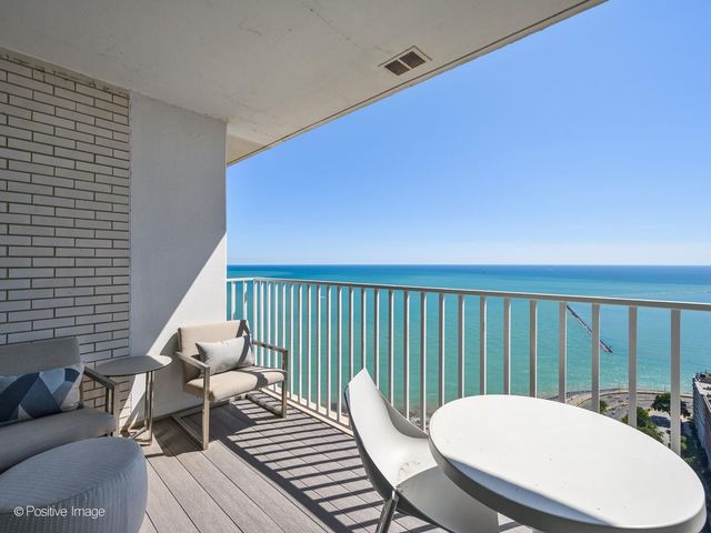 1000 N Lake Shore Plaza 44B, Chicago, IL 60611