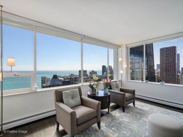 1000 N Lake Shore Plaza 44B, Chicago, IL 60611