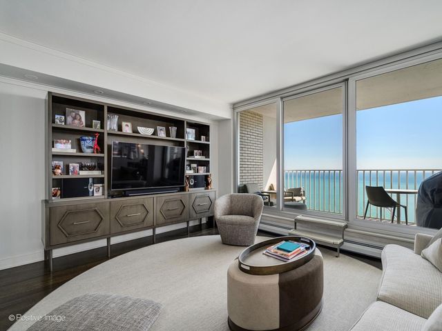 1000 N Lake Shore Plaza 44B, Chicago, IL 60611