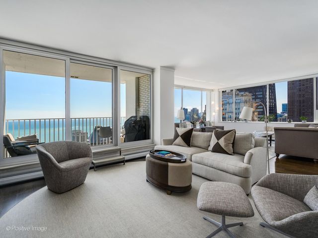 1000 N Lake Shore Plaza 44B, Chicago, IL 60611