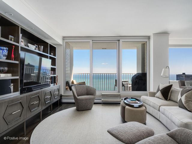 1000 N Lake Shore Plaza 44B, Chicago, IL 60611
