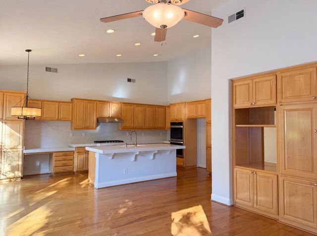 1401 Grey Owl Cir, Roseville, CA 95661