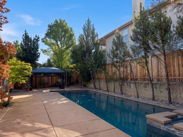 1401 Grey Owl Cir, Roseville, CA 95661