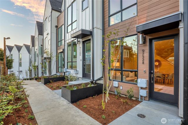 9744 B Holman Road NW, Seattle, WA 98117