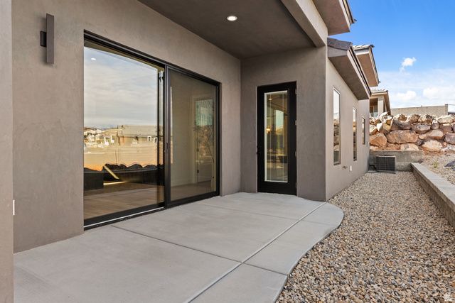 319 E 920 N, Hurricane, UT 84737