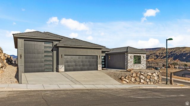 319 E 920 N, Hurricane, UT 84737