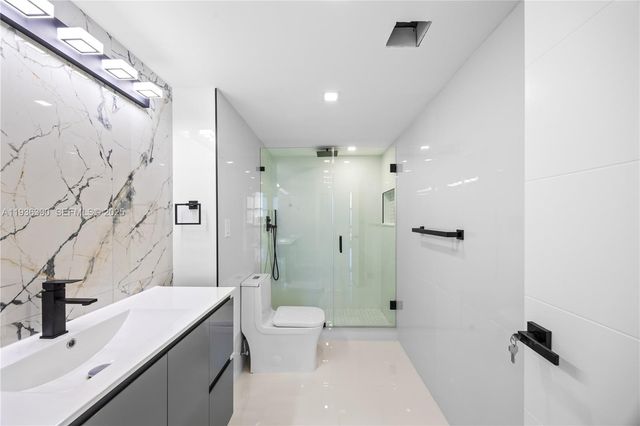 20379 W Country Club Dr 1938, Aventura, FL 33180