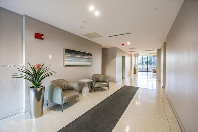 20379 W Country Club Dr 1938, Aventura, FL 33180