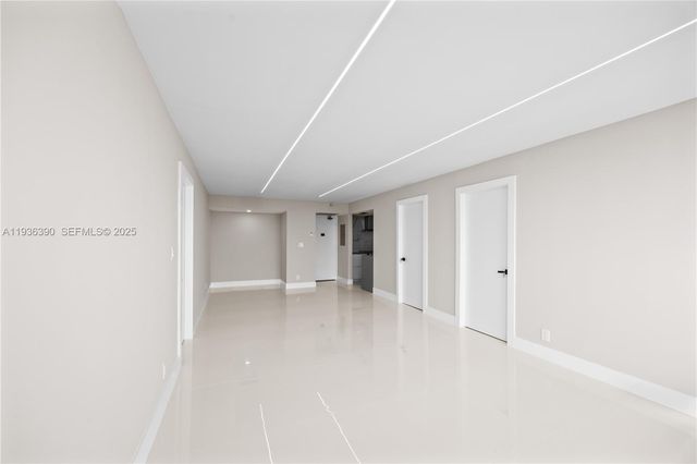 20379 W Country Club Dr 1938, Aventura, FL 33180