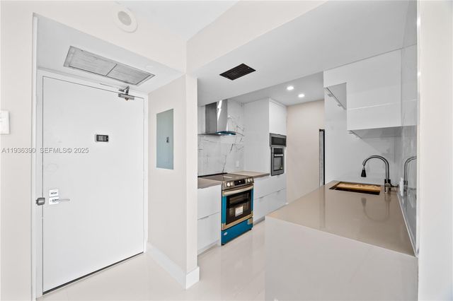 20379 W Country Club Dr 1938, Aventura, FL 33180