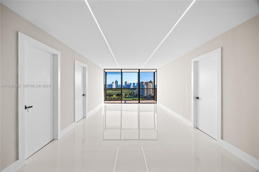 20379 W Country Club Dr 1938, Aventura, FL 33180