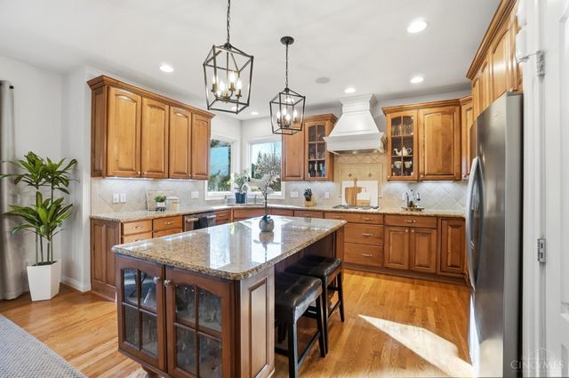 884 River Forest Drive, Hamilton Twp, OH 45039