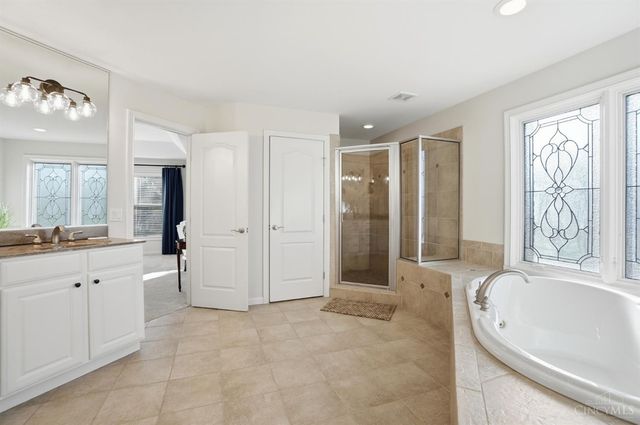 884 River Forest Drive, Hamilton Twp, OH 45039