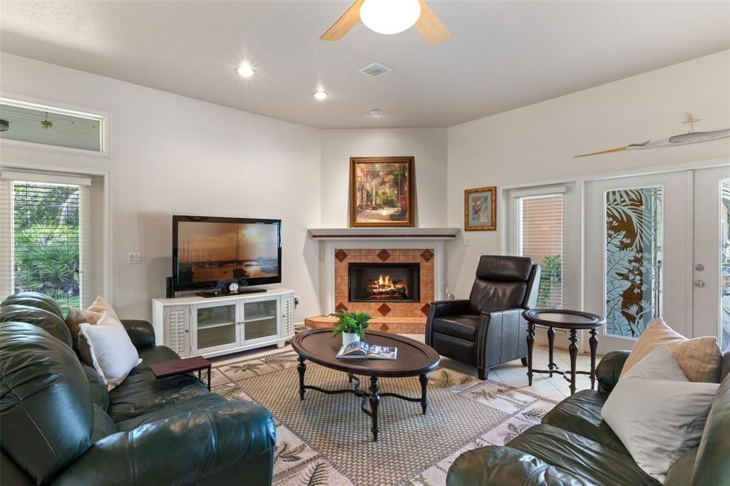 Image 20 of property listing at 11101 TINDALL ROAD, Orlando, FL 32832