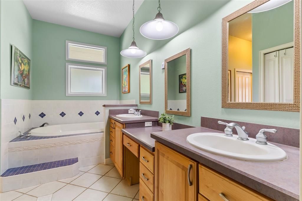 Image 27 of property listing at 11101 TINDALL ROAD, Orlando, FL 32832