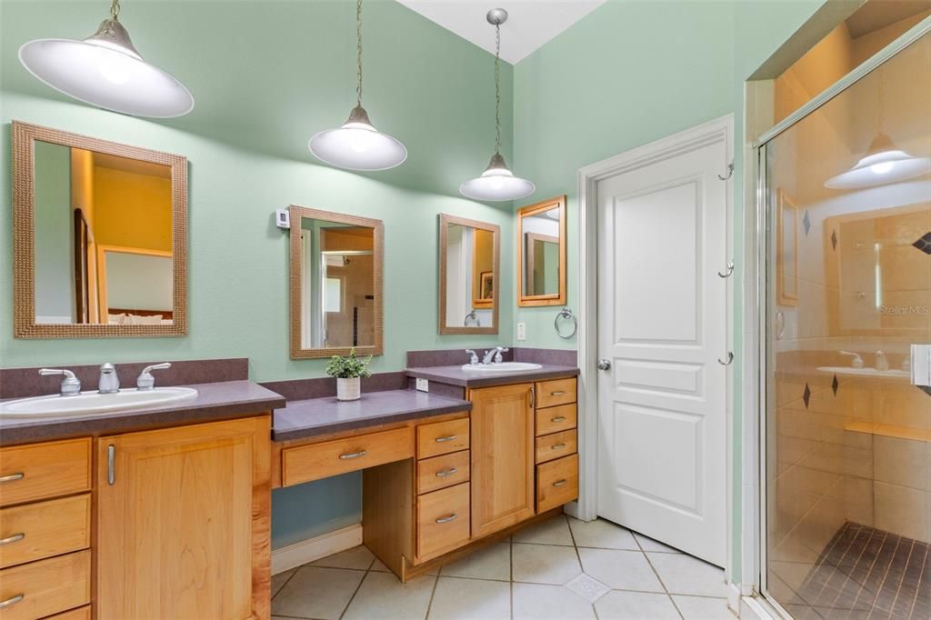 Image 29 of property listing at 11101 TINDALL ROAD, Orlando, FL 32832