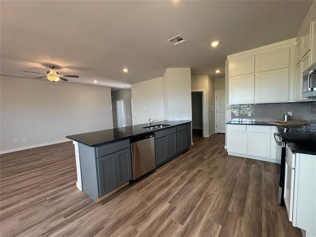 3390 Manning Farms Boulevard, El Reno, OK 73036