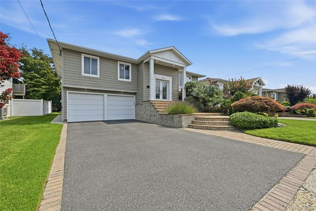 3165 Clubhouse Road, Merrick, NY 11566