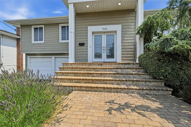 3165 Clubhouse Road, Merrick, NY 11566