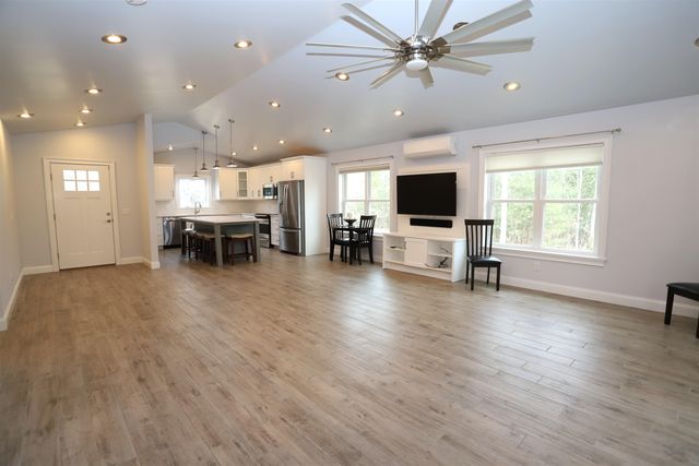 216 Cherry Lane, Newport City, VT 05855