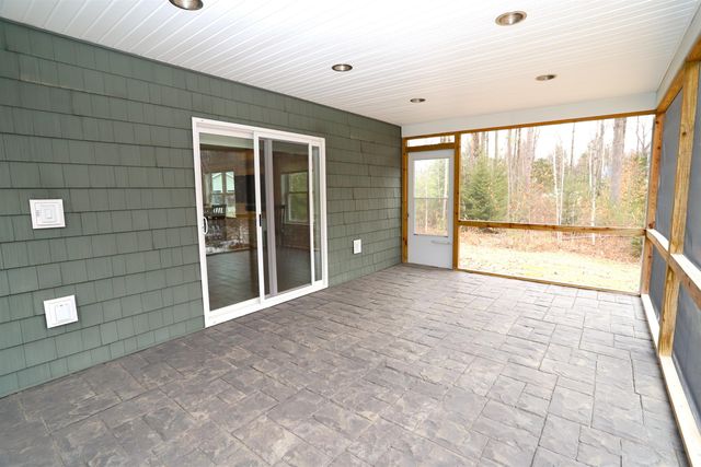 216 Cherry Lane, Newport City, VT 05855