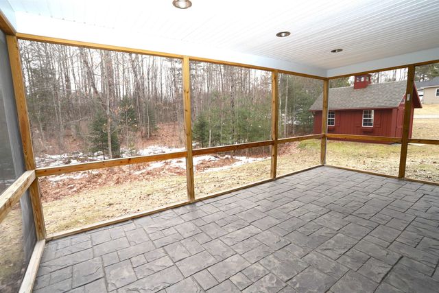 216 Cherry Lane, Newport City, VT 05855