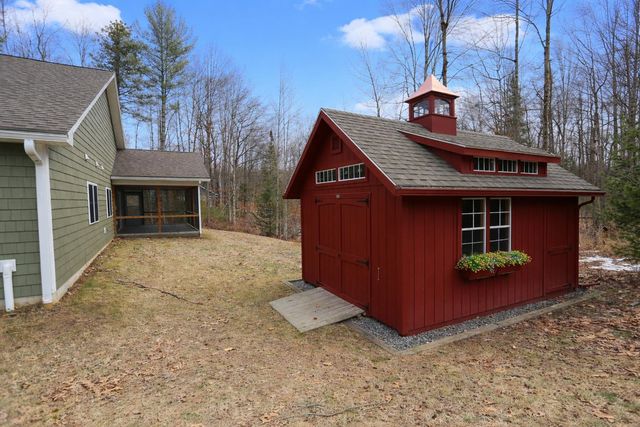 216 Cherry Lane, Newport City, VT 05855