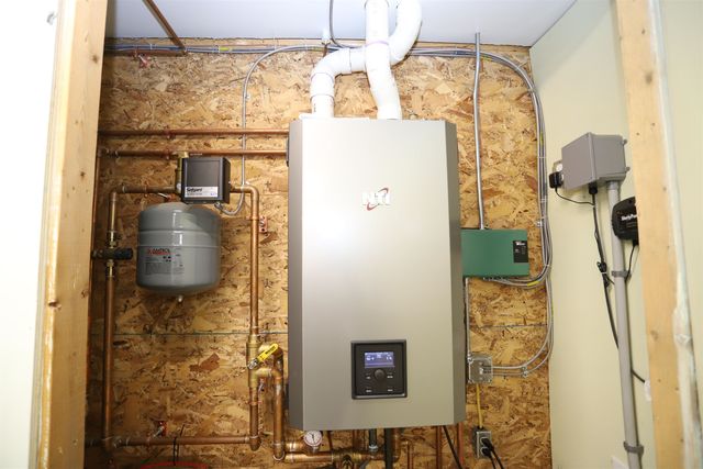 216 Cherry Lane, Newport City, VT 05855