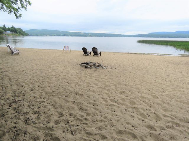 216 Cherry Lane, Newport City, VT 05855