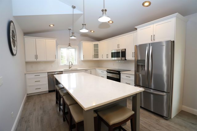 216 Cherry Lane, Newport City, VT 05855