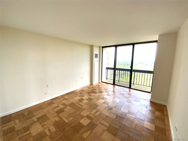 27110 Grand Central Parkway 24W, Floral Park, NY 11005